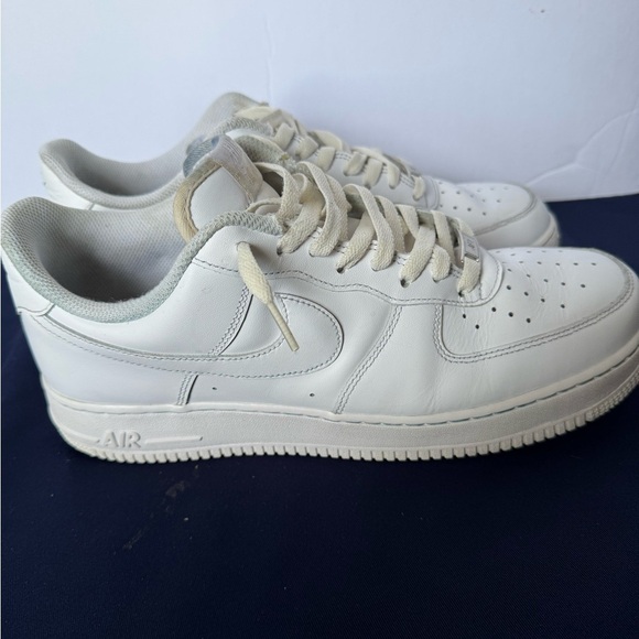 Men’s Low Cut All White Nike Air Force 1’s Size 11.5 Authentic Fast Shipping - Picture 7 of 16